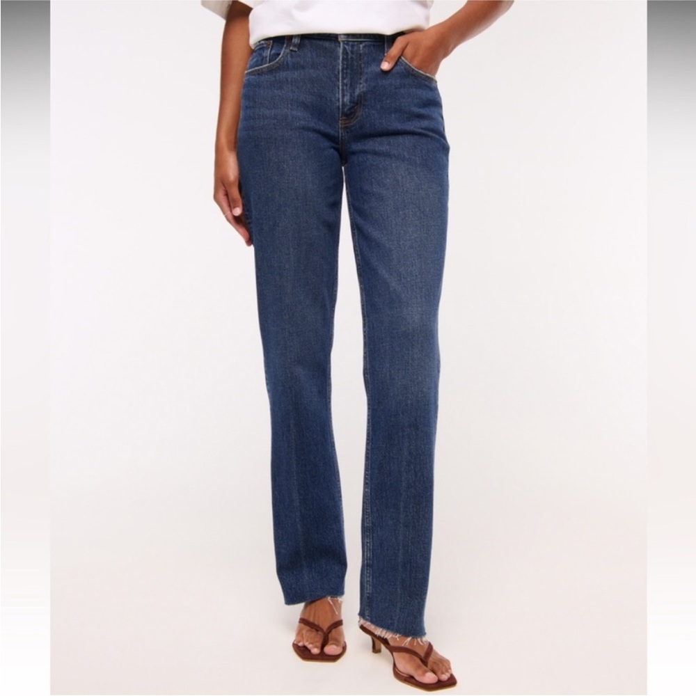 NEW! Abercrombie Mid Rise 90s Straight Jean Frayed Hem Medium Blue Size 27 Short